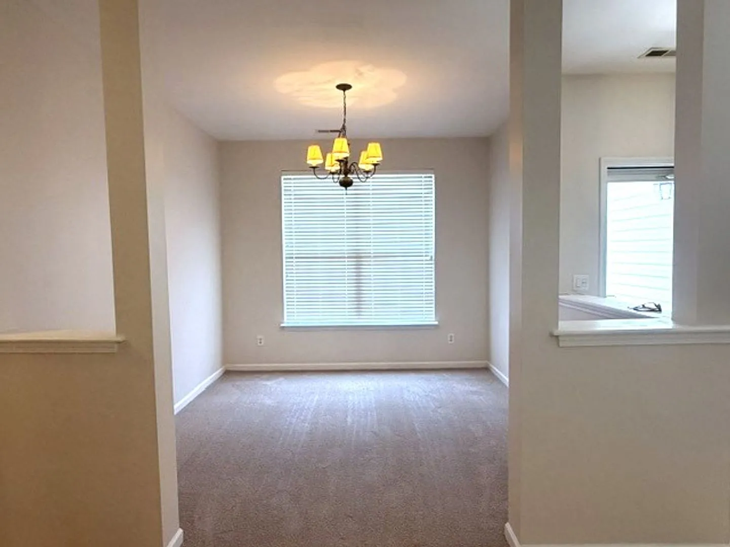 ~~ Beautiful home in Governor's Green Subdivision ~~ — Photo 2