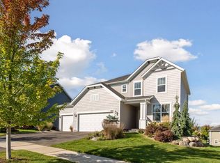 2640 Isabelle Dr, Victoria, MN 55386