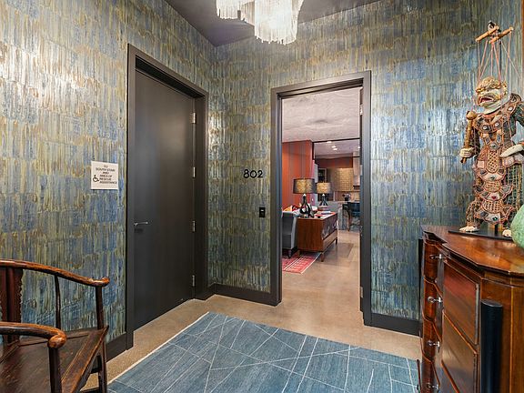 2nd image of 900 W Washington Blvd #802