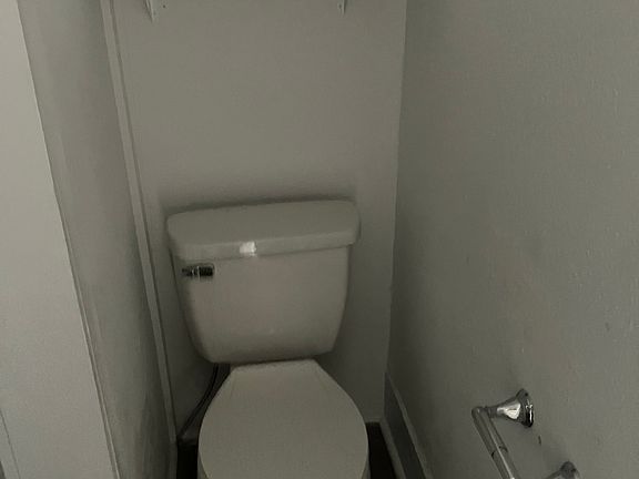 4th image of 230 W Lee Ave APT 3