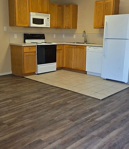 Autumn Ridge 2 BR/2 BA — Photo 6