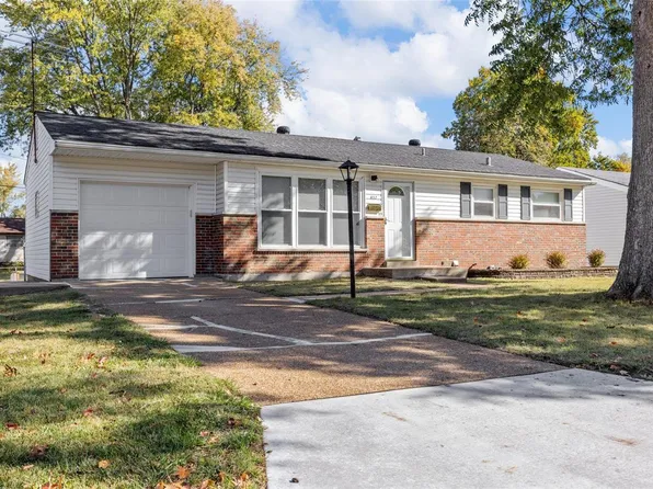 617 Holiday Ave, Hazelwood, MO 63042