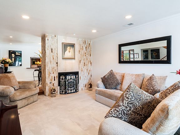 3rd image of 710 Redwood Ave #0