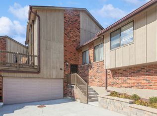 48 Portwine Rd, Willowbrook, IL 60527