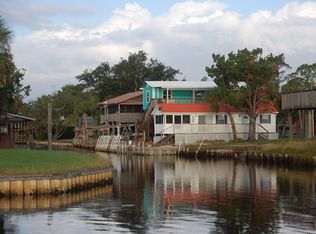 146 8th Ave E, Horseshoe Beach, FL 32648