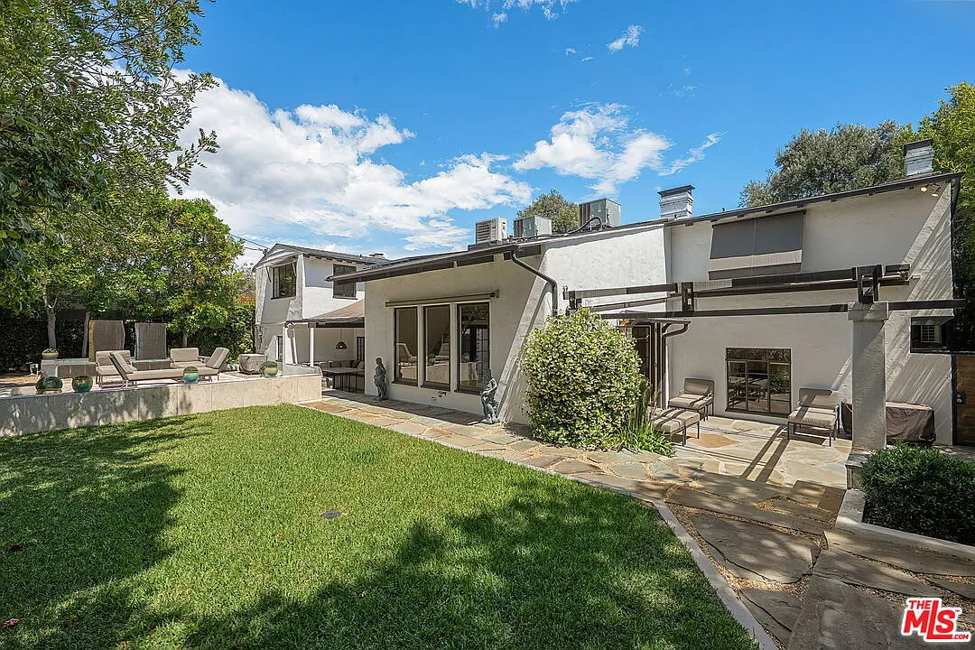 Building Photo - 1323 Club View Dr
