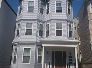 215 L St #1, South Boston, MA 02127