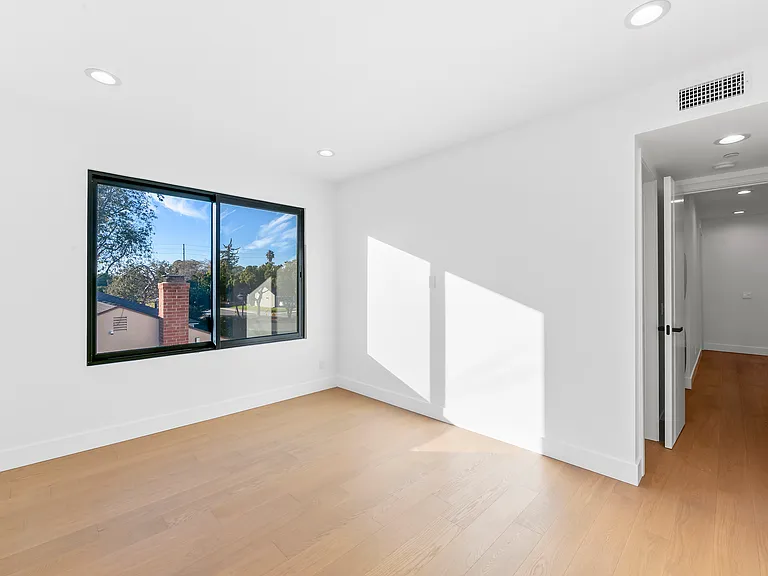 853 Oak St #B — Photo 18