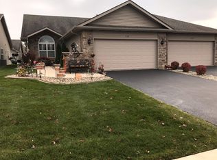 533 W Gard Dr, Crown Point, IN 46307