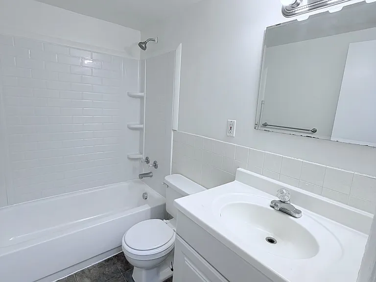 1022 Adams Ave #1D-11D — Photo 8
