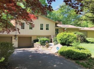 2 Old Mill Rd, Woodbridge, CT 06525