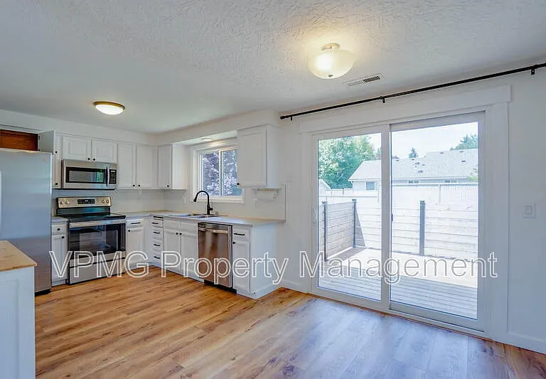 1708 NW 104th St — Photo 10