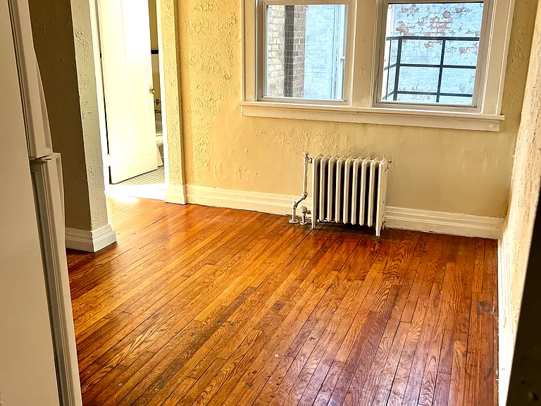 2722 Vine St #7 — Photo 5