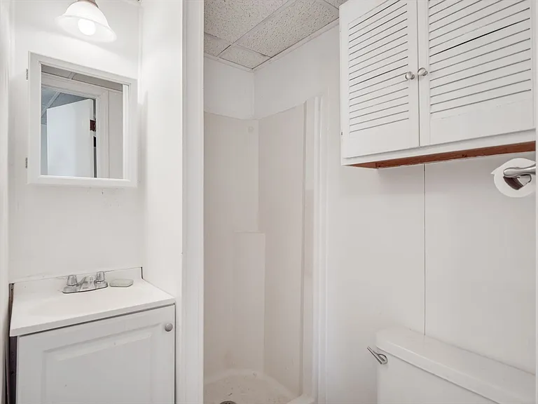 23 Lowell St #2R — Photo 5