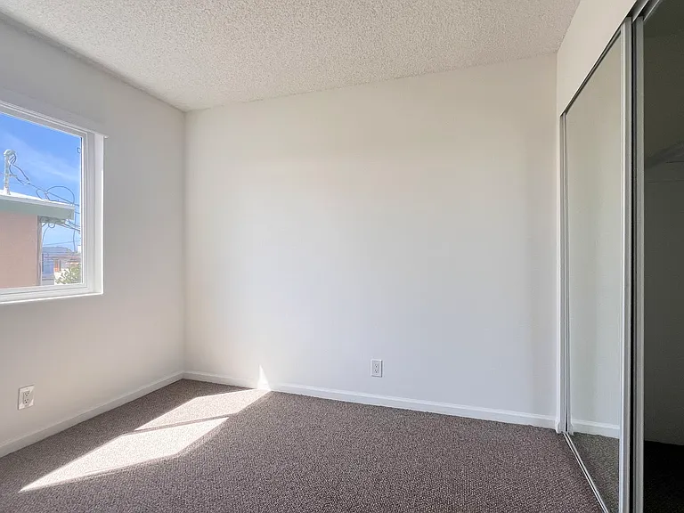 2725 Calle Del Comercio #B — Photo 44