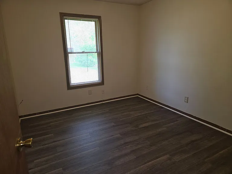 3617-3619 Greeley Dr — Photo 12