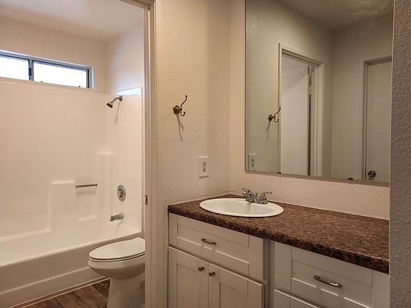 5th image of 12349 Lakeshore Dr #8