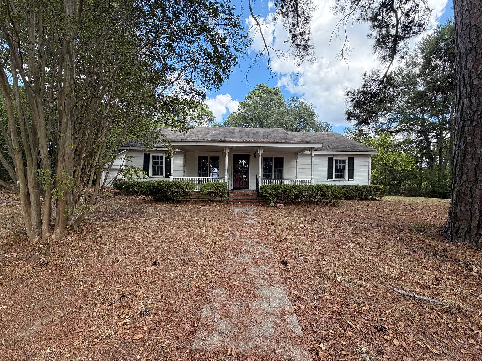 3 bed, 1640 sqft, $1,695 — Photo 1