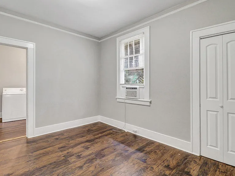 708 W Victory Dr #A — Photo 12