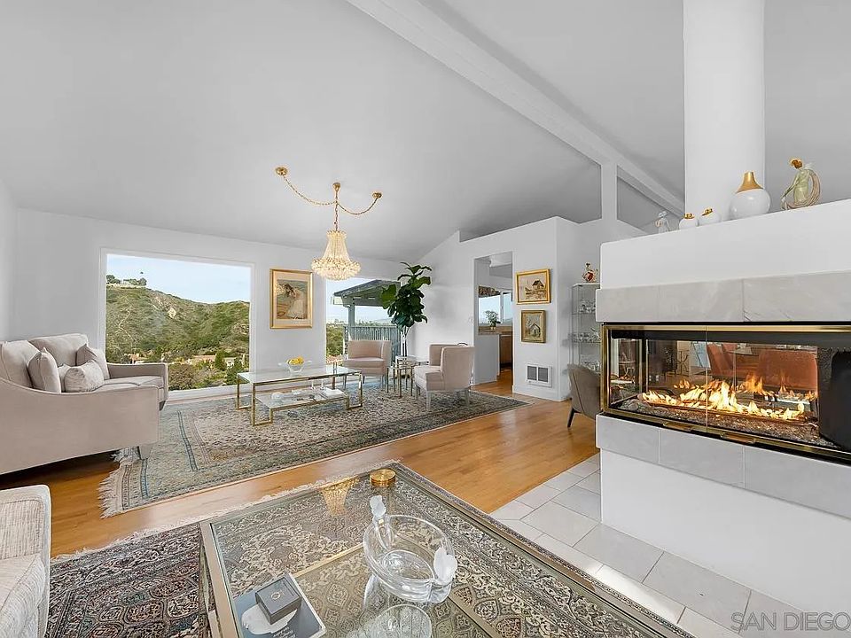 1st image of 5971 Desert View Dr