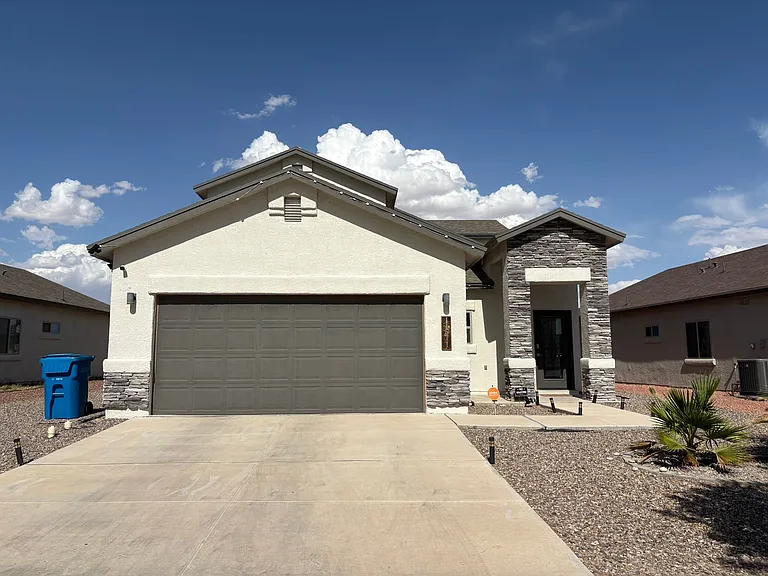 11571 Leonor Duran St — Photo 16