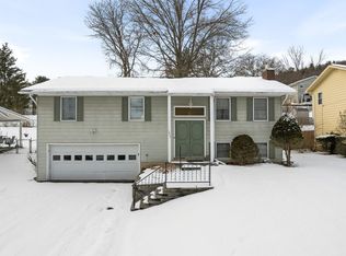 1037 Elmwood Dr, Endwell, NY 13760