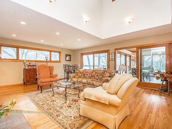5th image of 1588 Lake Holiday Dr