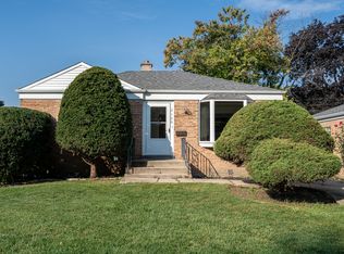 2166 Laura Ln, Des Plaines, IL 60018