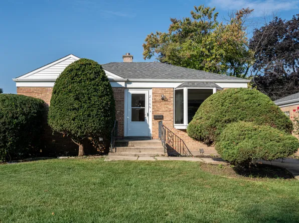 2166 Laura Ln, Des Plaines, IL 60018