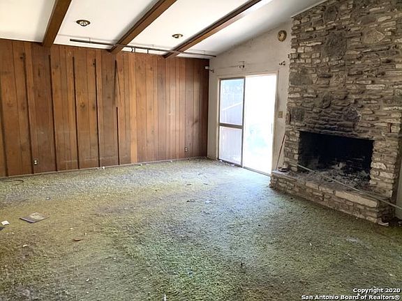 4th image of 221 La Jolla Dr
