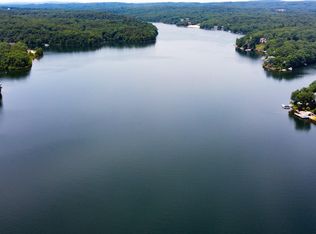 433 Southwood Dr, Cross Junction, VA 22625