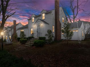 555 Niantic Ave, Cranston, RI 02910