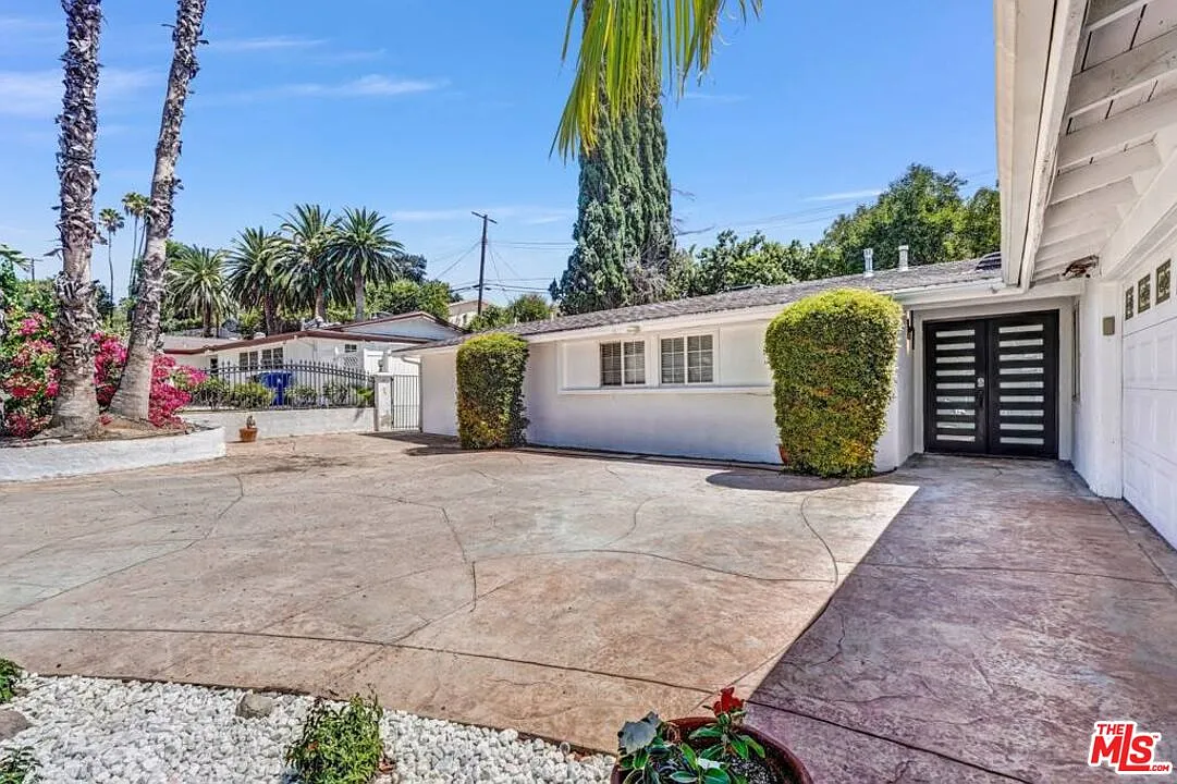 4 bed, 3.0 bath, 1740 sqft, $6,500 — Photo 4