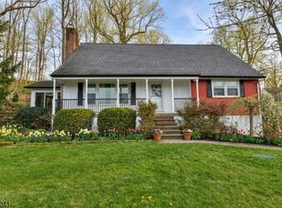 60 Highland Rd, Bloomingdale, NJ 07403