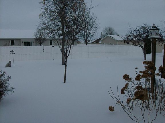 3rd image of 1915 Sapphire Ave