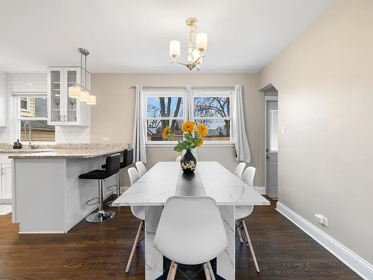 424 W Avery St — Photo 10
