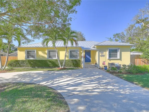 3064 Silvestre Dr, Fort Myers, FL 33901