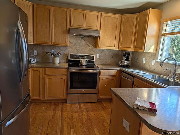 3rd image of 6078 Ulysses Avenue