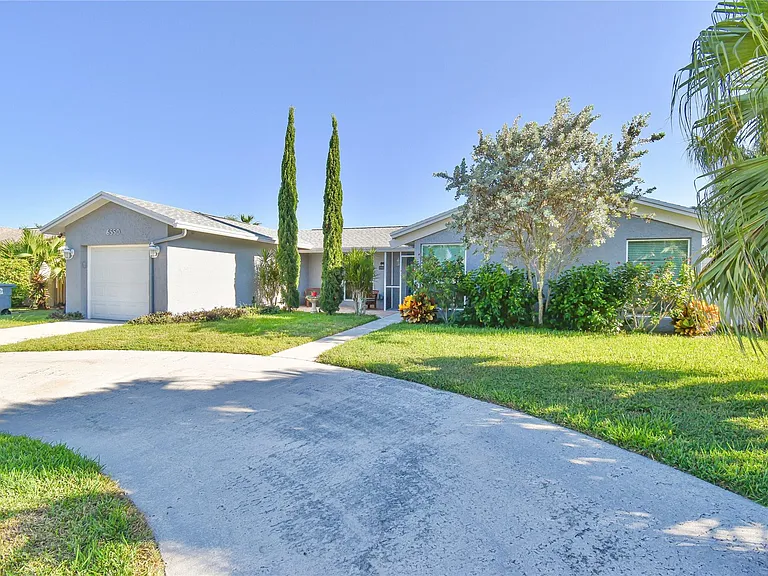 6550 Country Wood Way — Photo 3