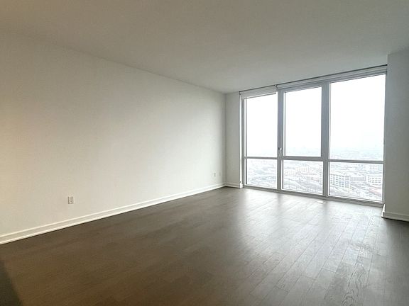 4th image of 2922 Northern Blvd APT 2710