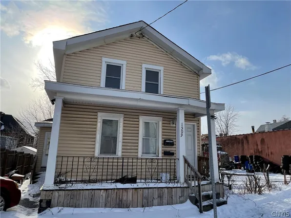 1509 Lodi St, Syracuse, NY 13208