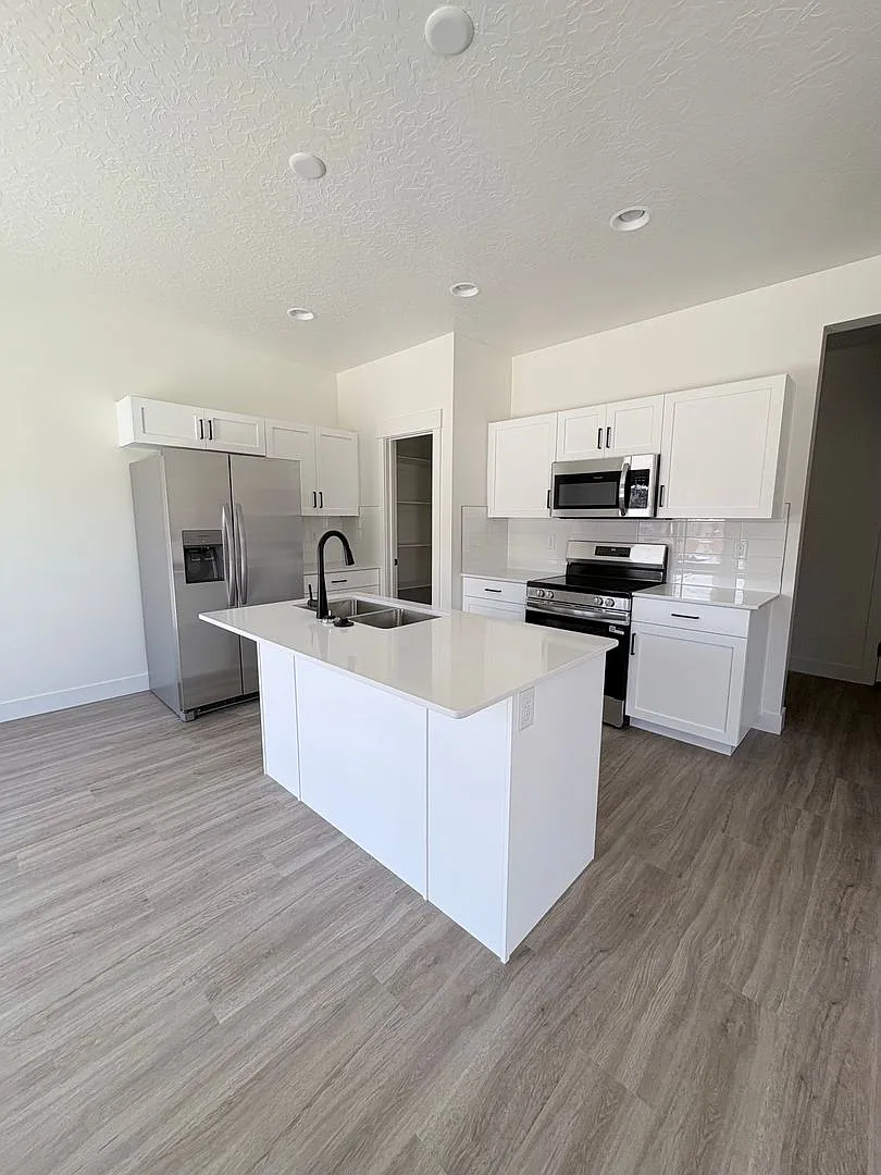 Spacious Townhome for Rent Southern St. George Location! — Photo 4