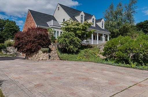 1st image of 90 Essex Heights Dr