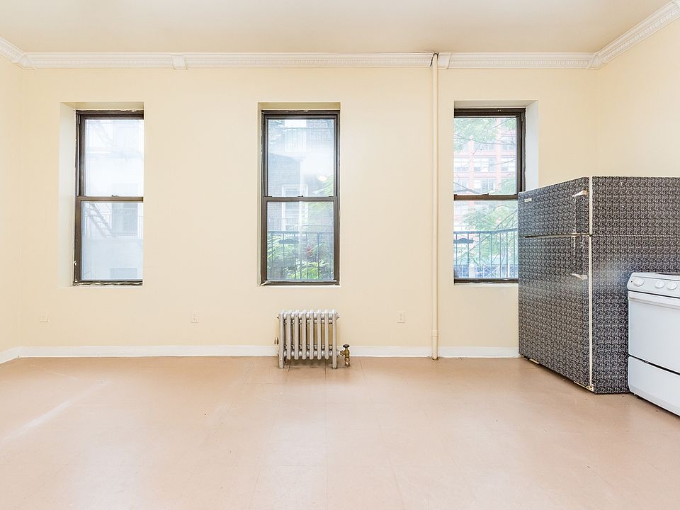 1st image of 323 W 42nd St APT 3B