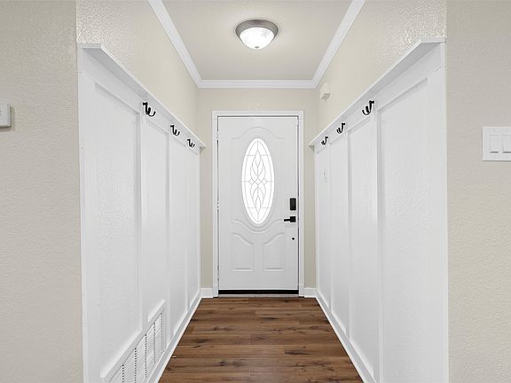 5th image of 4401 Lacey Cir