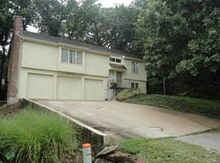 13353 Metropolitan Ave, Bonner Springs, KS 66012