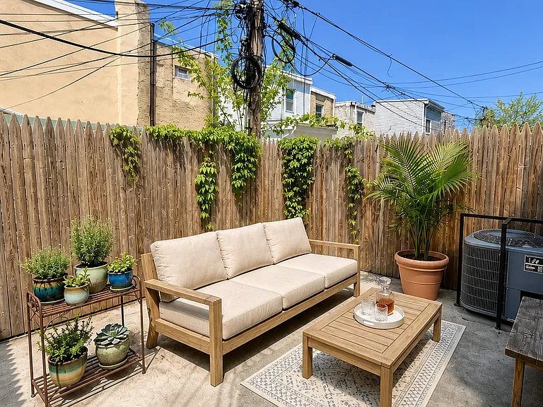 2802 W Agate St — Photo 16