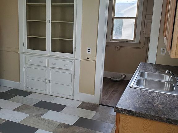 4th image of 1313 N 2nd St