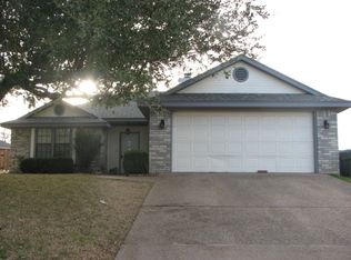 220 Cross Country Dr, Hewitt, TX 76643