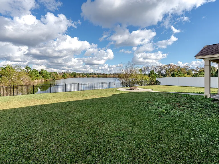 965 McCathern Ave — Photo 40
